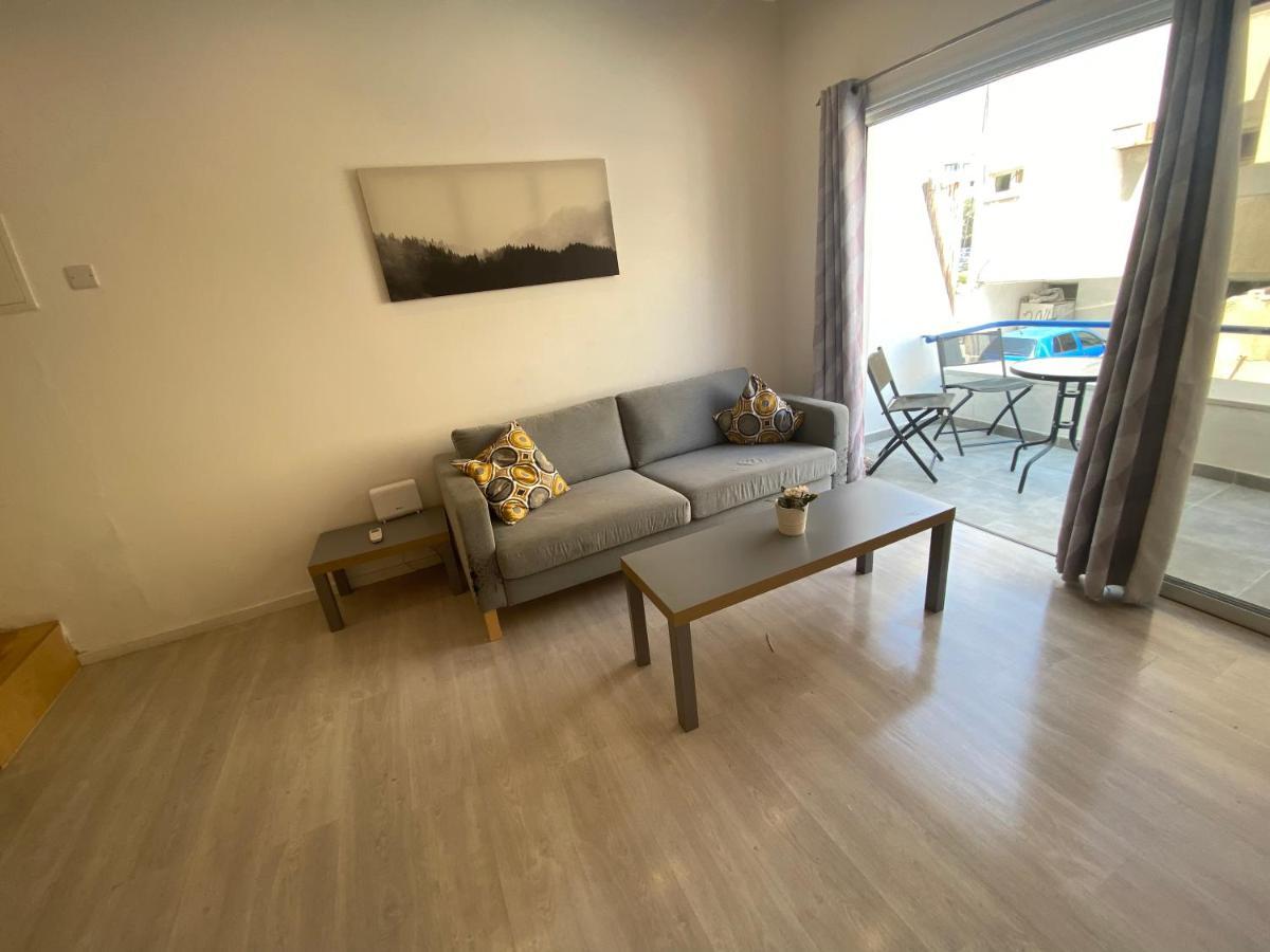 1-Bedroom Duplex 100M By The Sea Limassol Luaran gambar