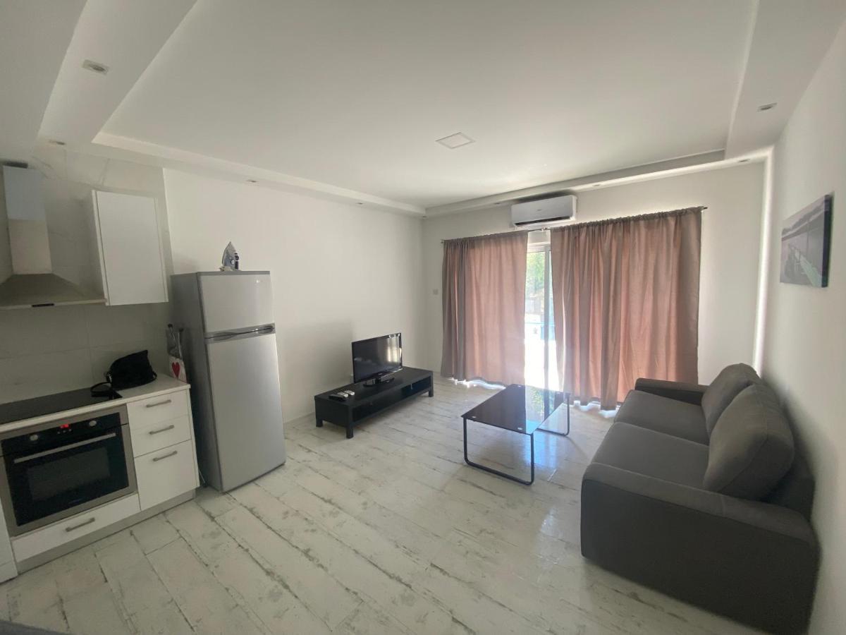 1-Bedroom Duplex 100M By The Sea Limassol Luaran gambar