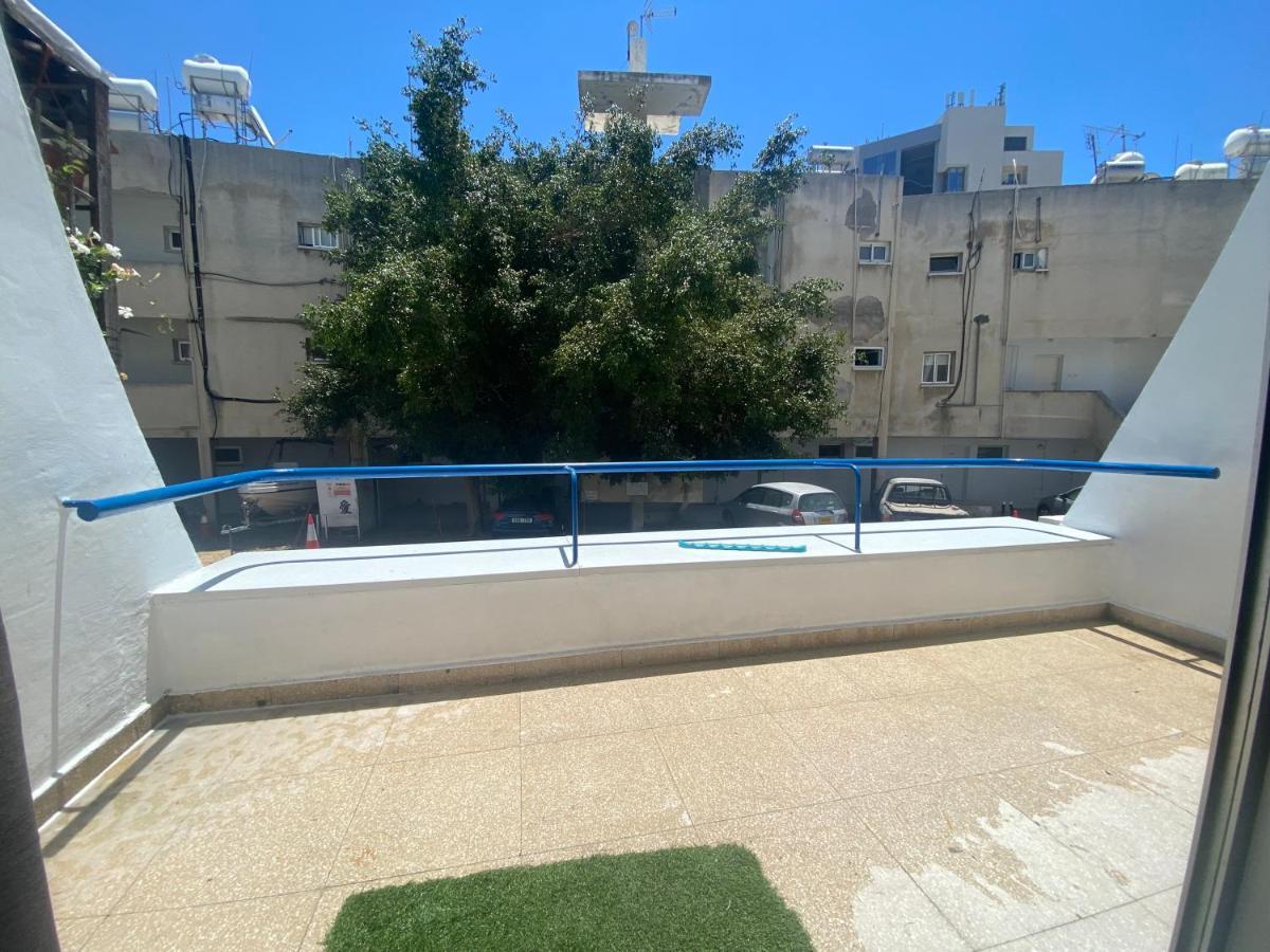 1-Bedroom Duplex 100M By The Sea Limassol Luaran gambar